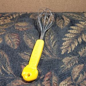 Kid's Kitche Yellow Whisk